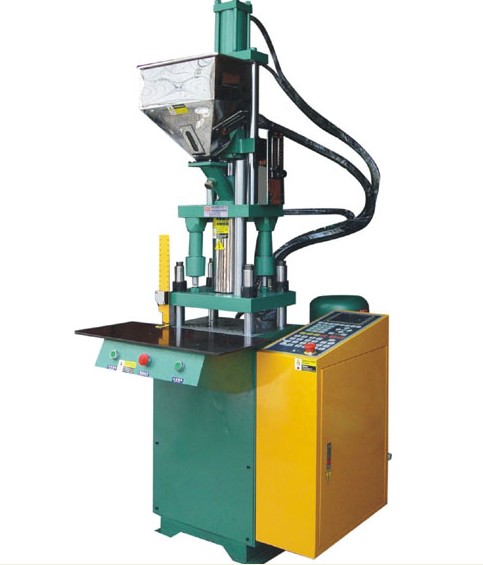 粉末注射成型機